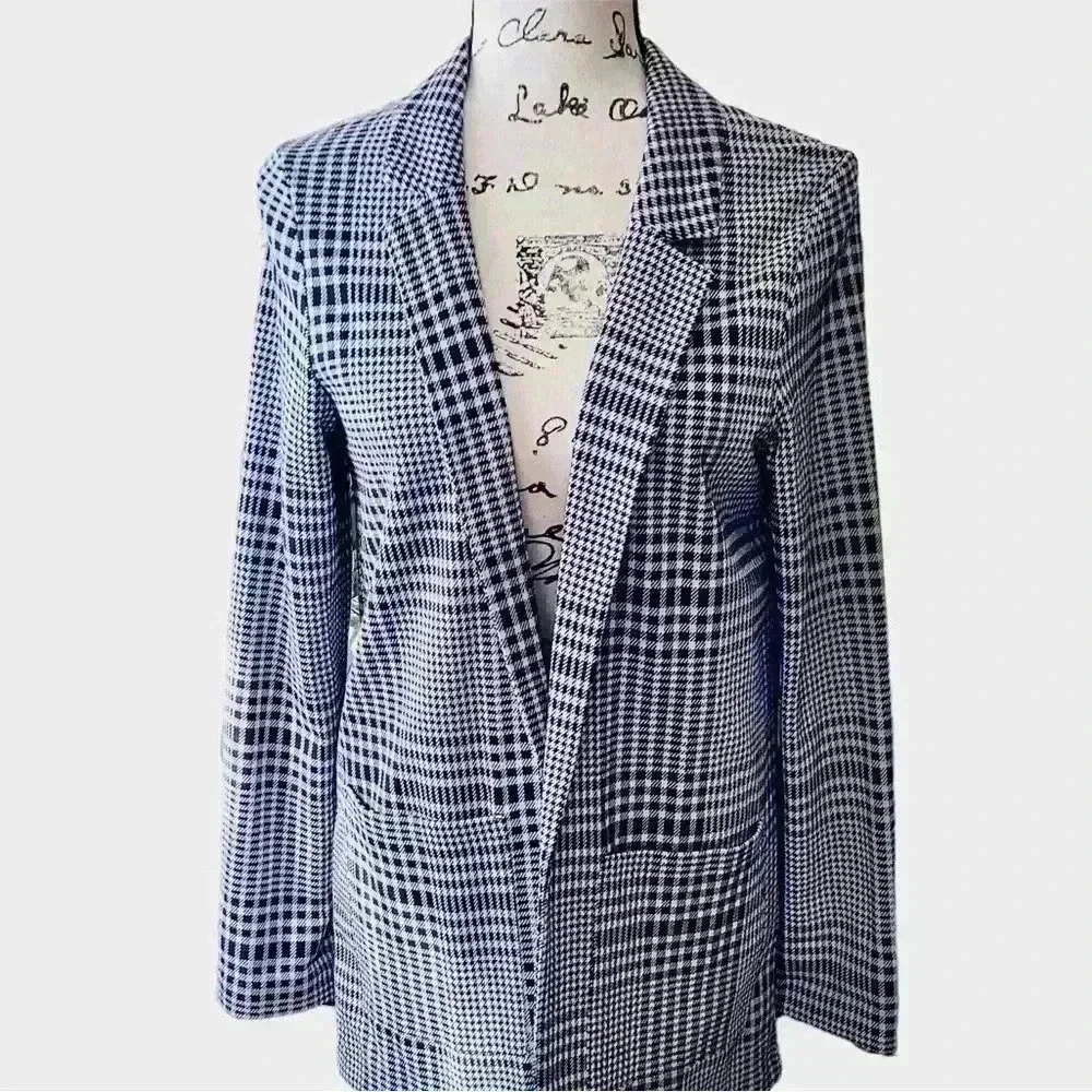 Divided H&M White& Black Classic Plaid blazer jacket size XS Viscose blend Soft